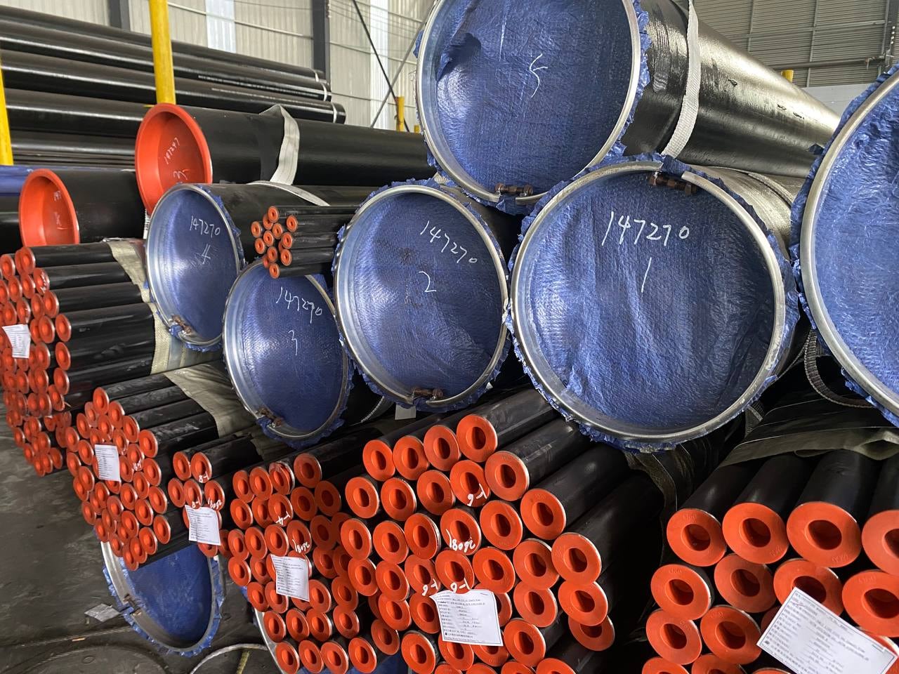 Protected and finished steel pipe ends ready for dispatch